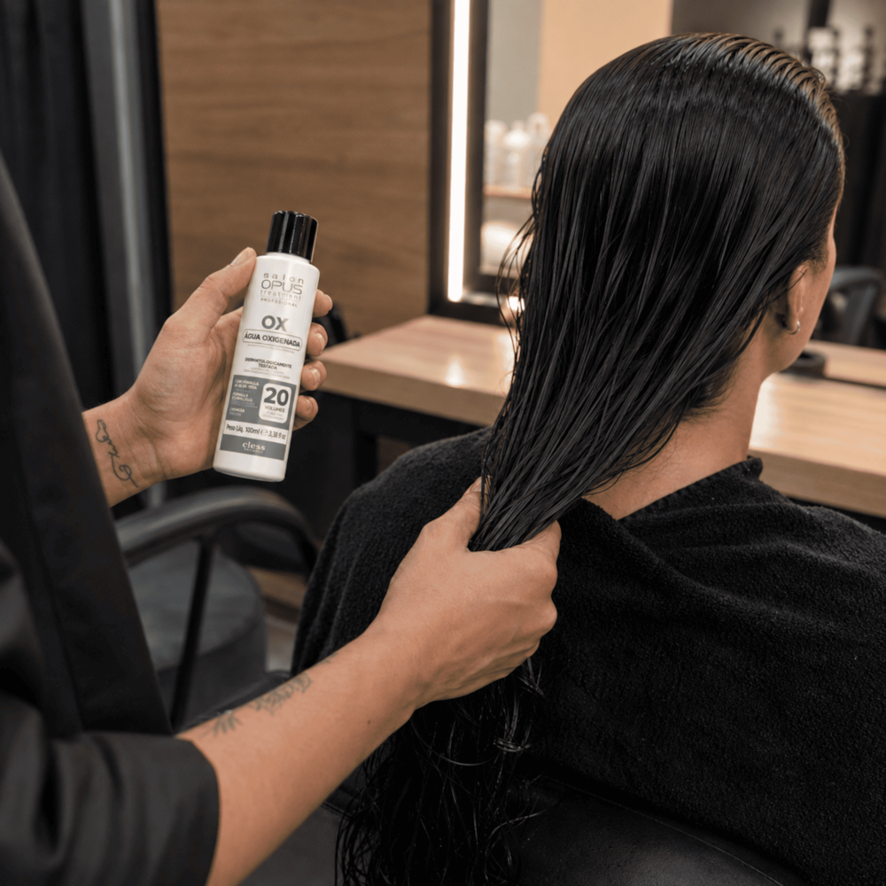 Água Oxigenada Descolorante Capilar 20V Salon Opus 100ml