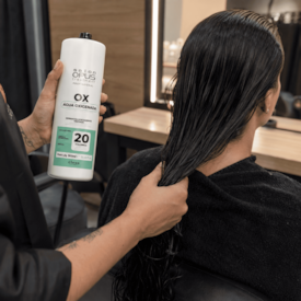 Água Oxigenada Descolorante Capilar 20V Salon Opus 900ml