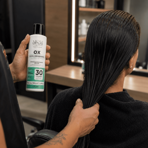 Água Oxigenada Descolorante Capilar 30V Salon Opus 100ml