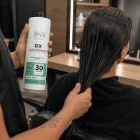 Água Oxigenada Descolorante Capilar 30V Salon Opus 900ml