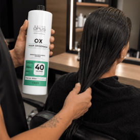 Água Oxigenada Descolorante Capilar 40V Salon Opus 900ml